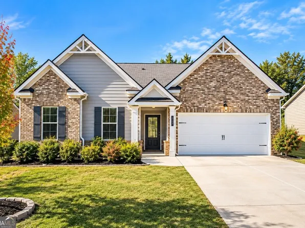377 Hellen Valley Dr, Braselton, GA 30517
