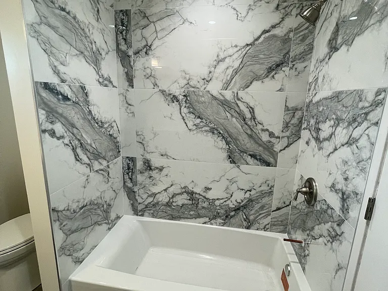 Shower/bath