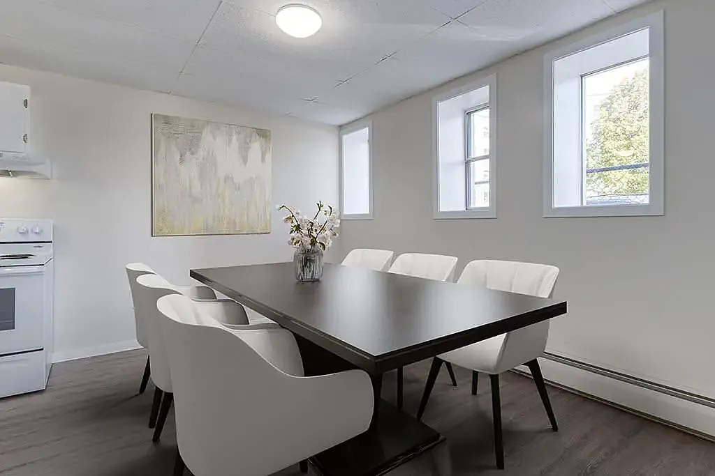 Silver Ridge Apartments — Photo 3