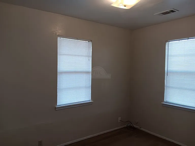 1406 Bundrant Dr — Photo 12
