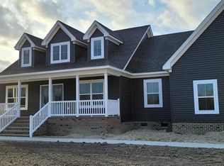 604 W Backwoods Rd, Currituck, NC 27958