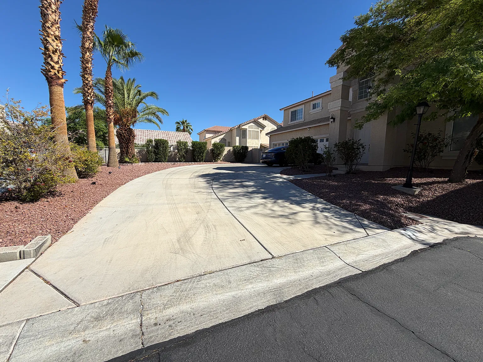 5 bed, 3543 sqft, $3,225 — Photo 3