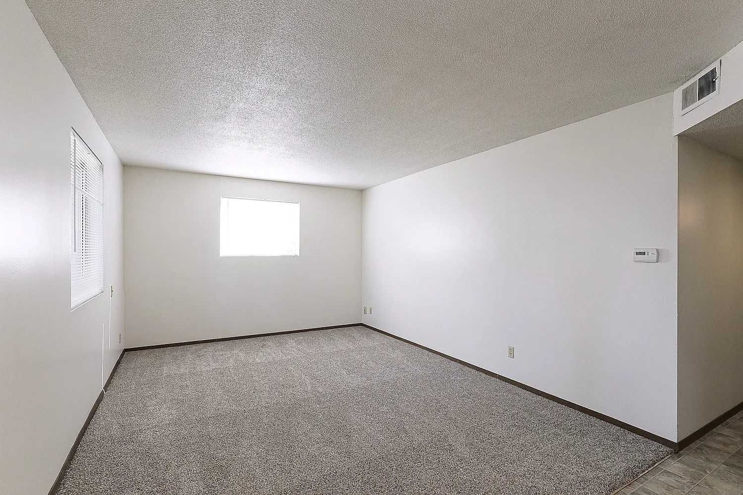 2 bed, 788 sqft, $699 — Photo 4