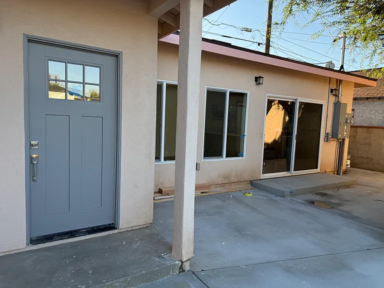 825 Bilton Way #B — Photo 2