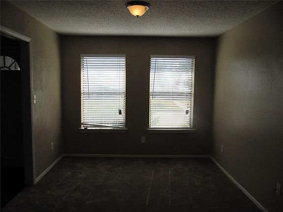 3rd image of 7119 Elderberry Ln