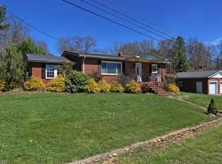 31 Osborne Ridge Rd, Canton, NC 28716