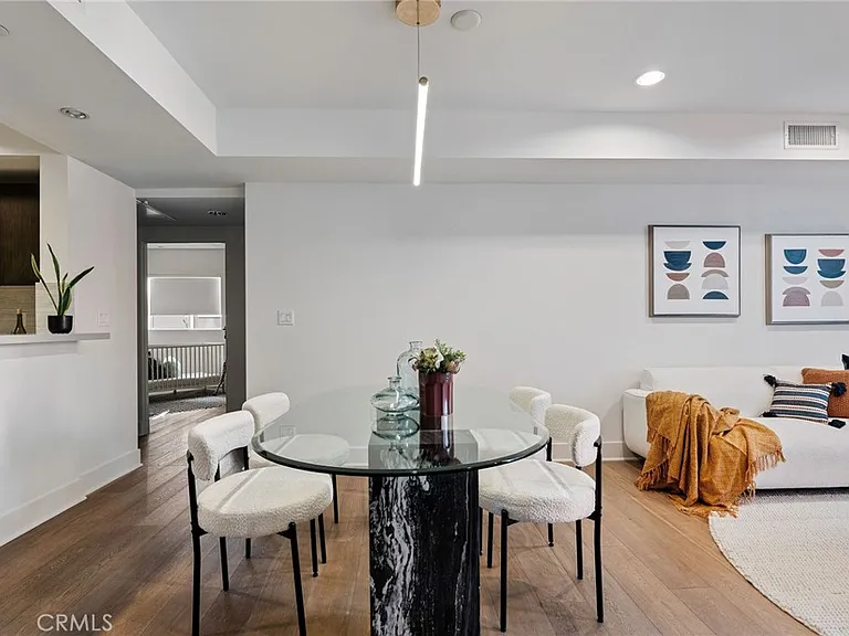 118 N Kings Rd #201 — Photo 8
