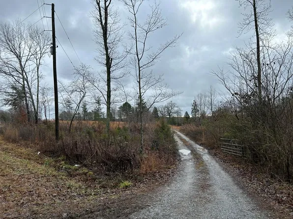 126 Mullinax Cir, Blacksburg, SC 29702