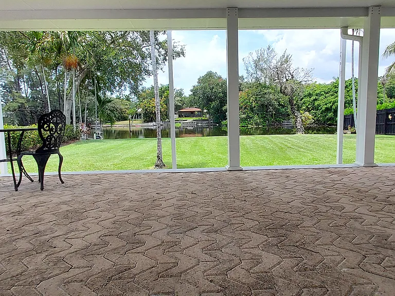 364 Payne Dr — Photo 14