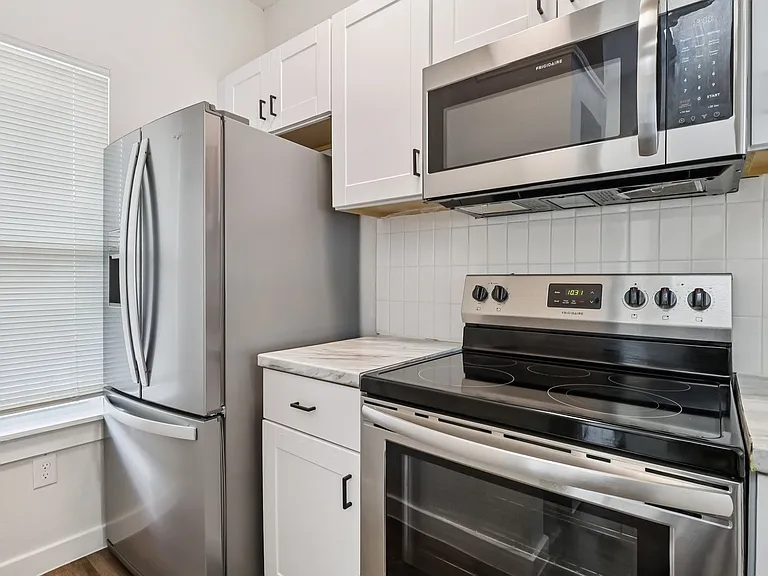 Courtyard Condos — Photo 46
