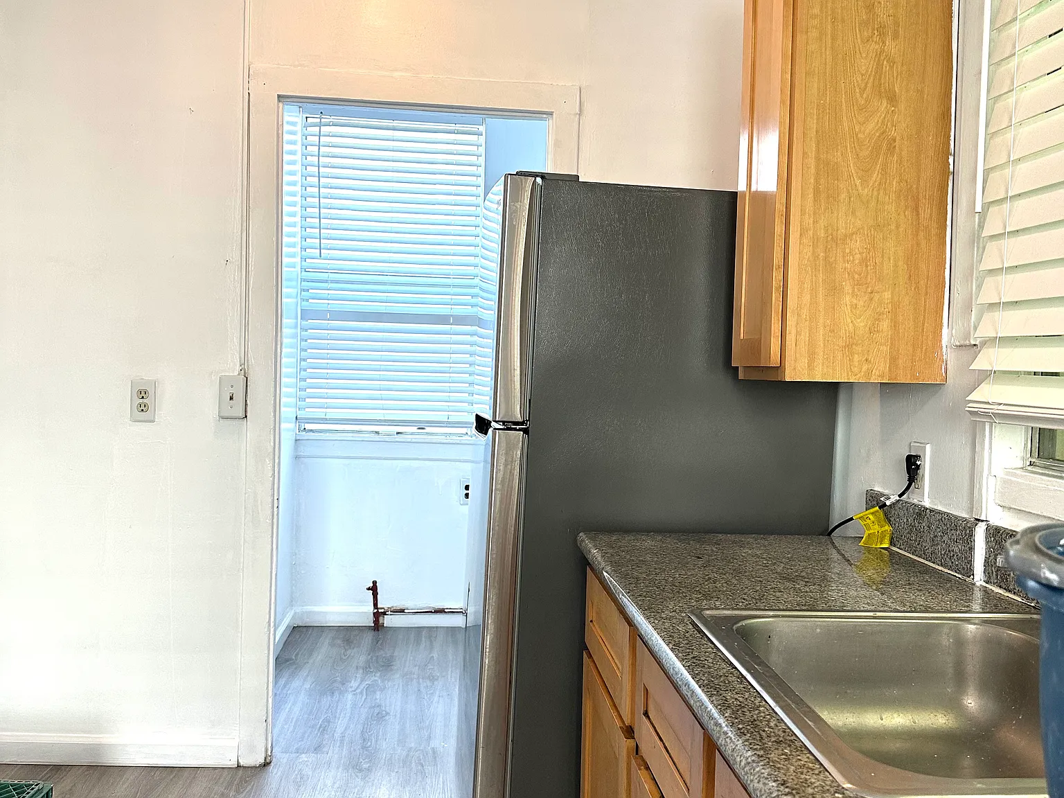 2 bed, 1000 sqft, $2,500 — Photo 2