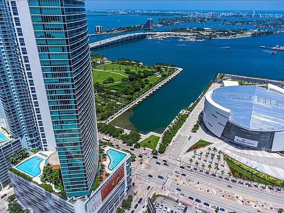 3rd image of 888 Biscayne Blvd APT 2312