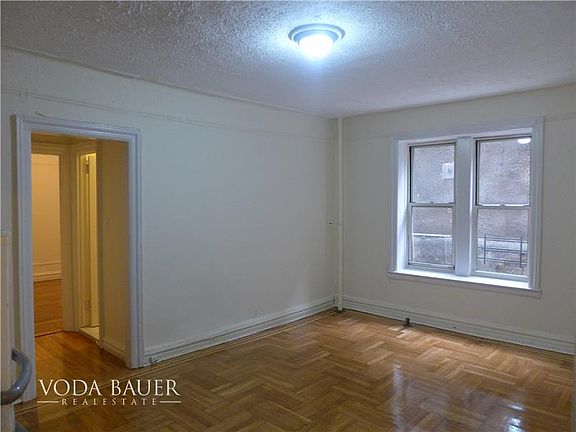 5th image of 261 Seaman Ave APT 8A