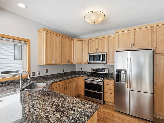 4th image of 1005 Crystal Lake Rd W