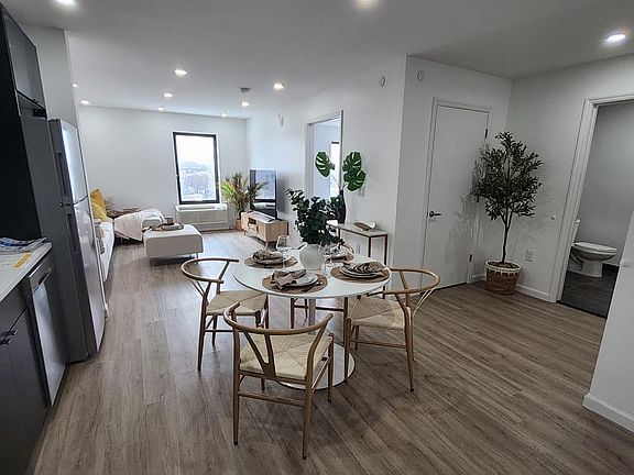 3rd image of 556 Market St #6A