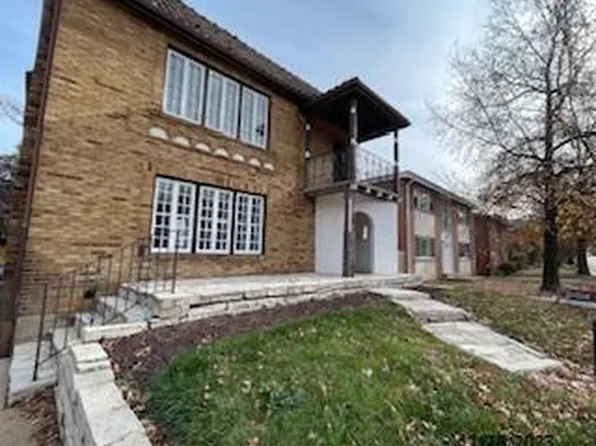 408 S Hanley Rd #B, Saint Louis, MO 63105