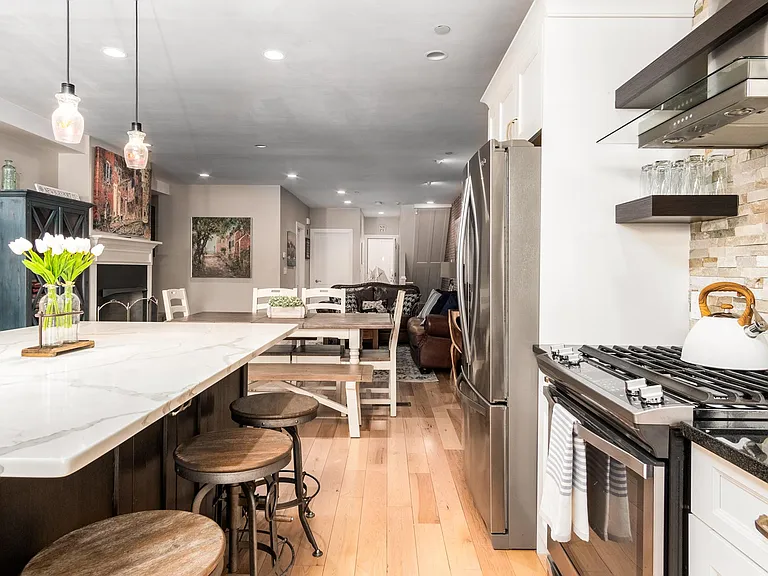 37 Middle St #1 — Photo 8