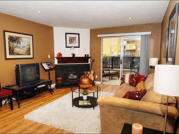 4th image of 355 S Madison Ave Unit 104