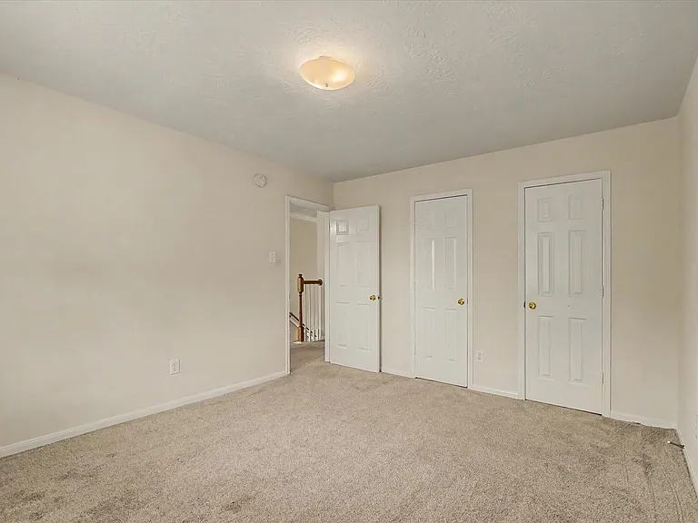 10840 Sycamore Dr N — Photo 35