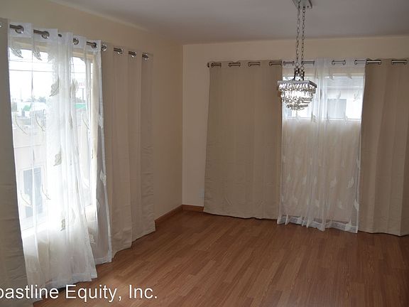 3rd image of 725 W 16th St #8509603