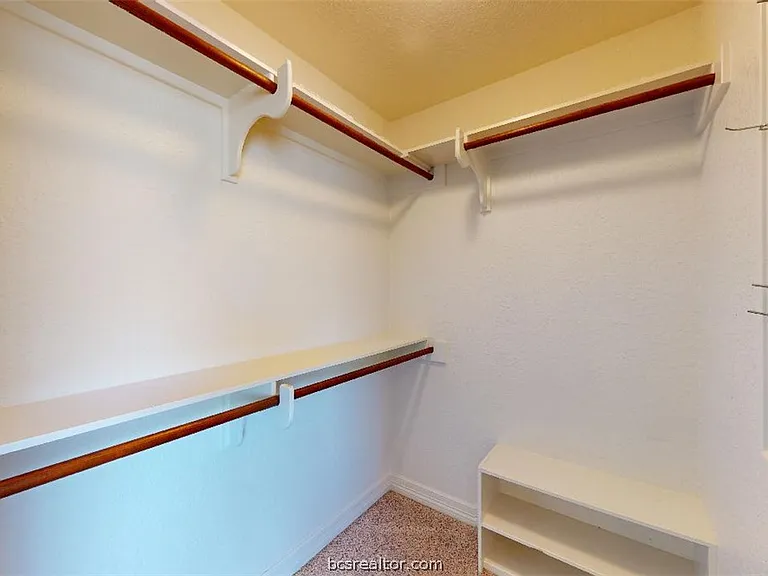 3925 Devrne Dr — Photo 16