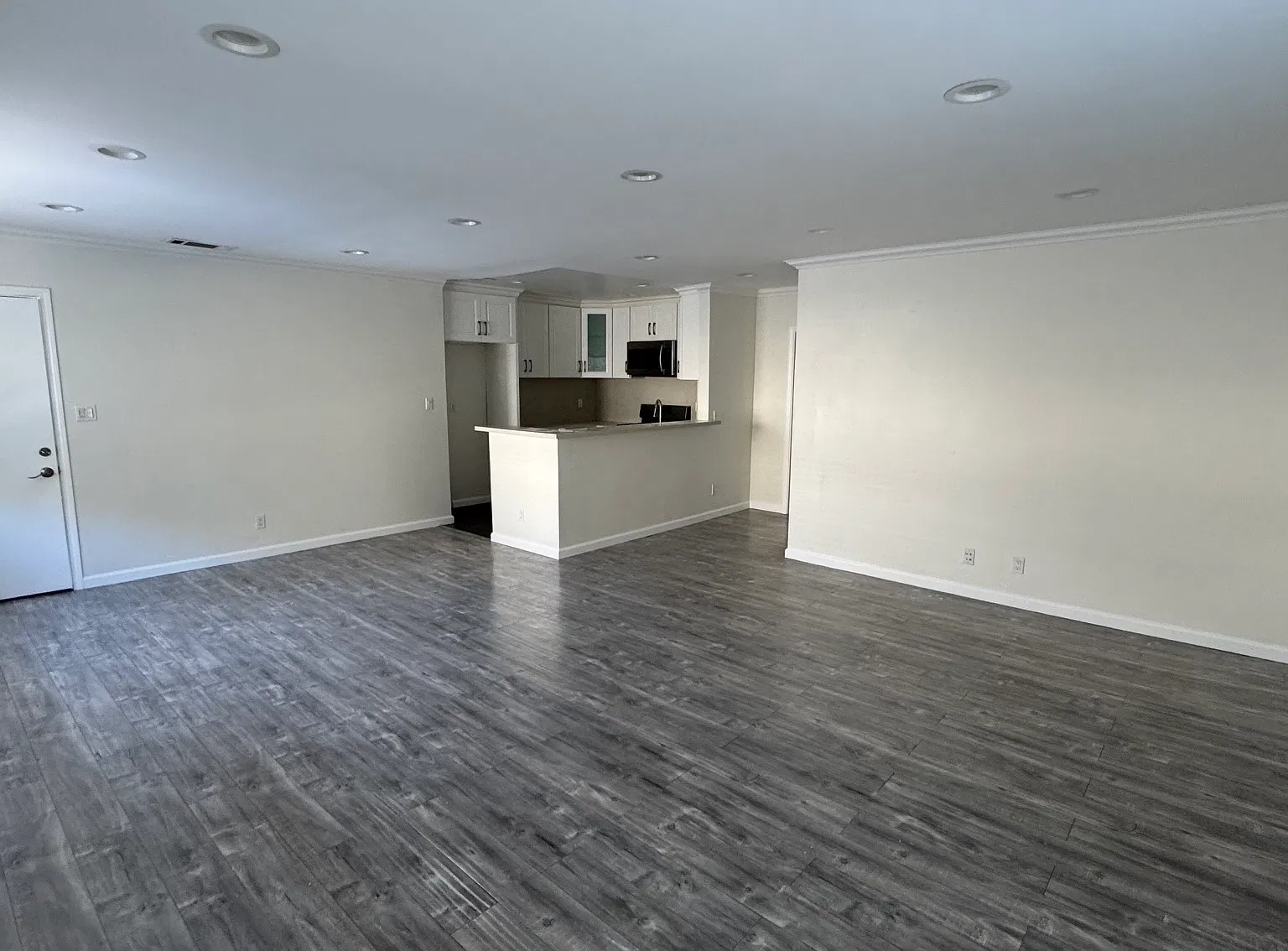 2 bed, $2,795 — Photo 1