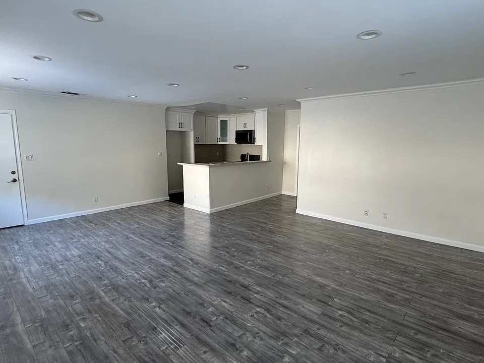 426 Pioneer Dr #3