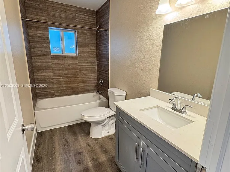 1770 NW 55th St #1 — Photo 16