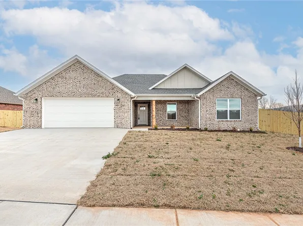 26 N Banner Ave, Farmington, AR 72730