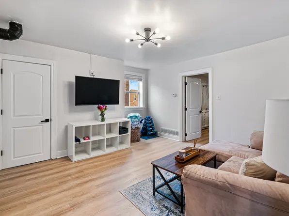 3206 Dobson St APT 3, Pittsburgh, PA 15219