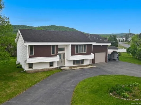 84 Aqueduc St, Edmundston, NB E7B 1R2
