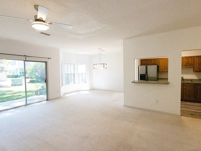 1355 Lake Dr — Photo 3
