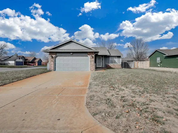 5340 S Stoneborough Ct, Wichita, KS 67217