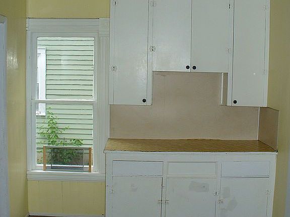 5th image of 782 W Grand Ave
