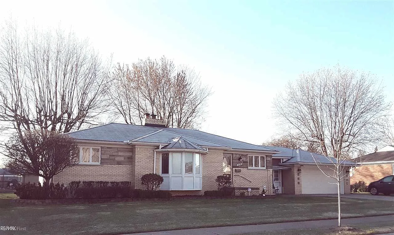 22230 Violet St photo 1