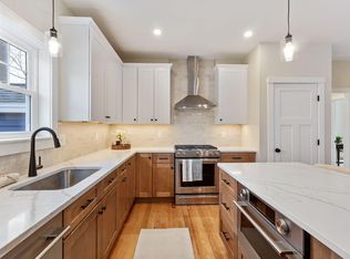 19 Forest Glen Lane, Topsham, ME 04086