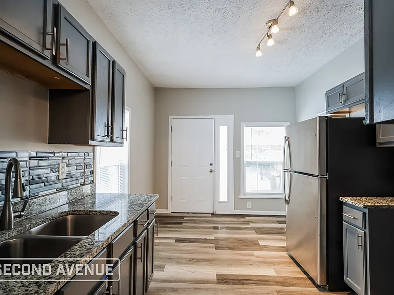 5111 Warren Ave — Photo 11
