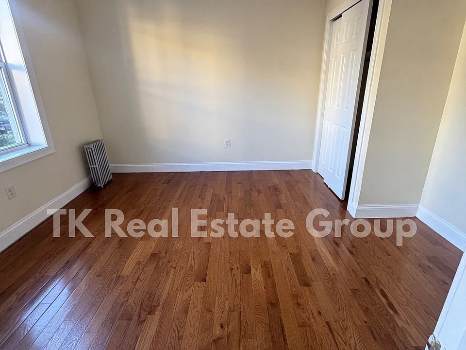 1st image of 42 W 29th St APT 1E