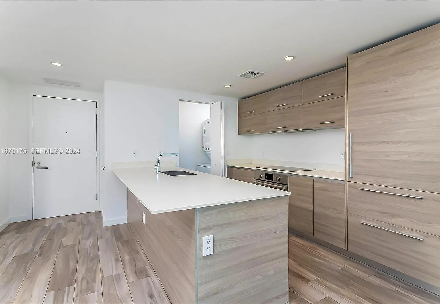 1 bed, 699 sqft, $3,700 — Photo 1