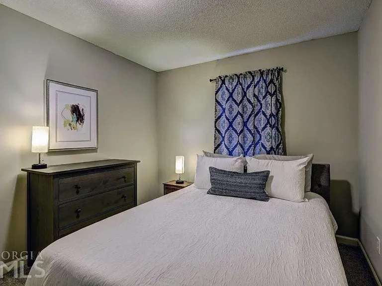7271 Crestside Dr — Photo 15