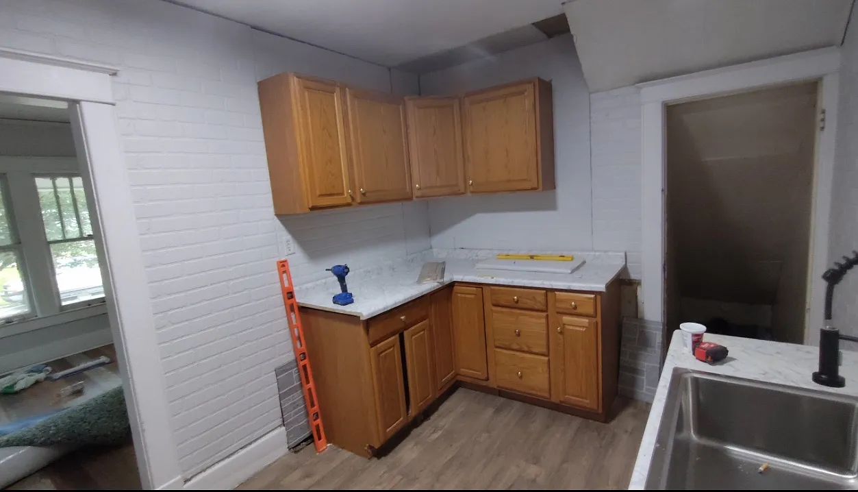 619 S Webster St — Photo 2