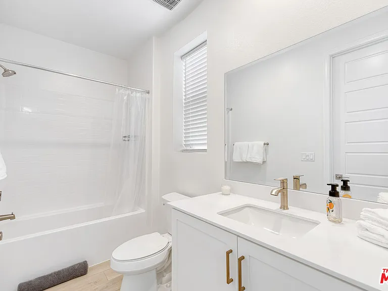 768 Daniel Freeman Cir — Photo 6