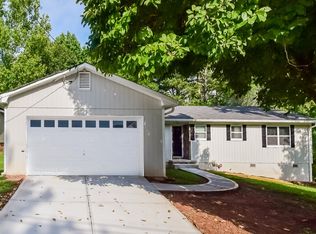 391 Rock Meadow Dr, Stone Mountain, GA 30088