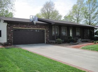 1614 24th St, Highland, IL