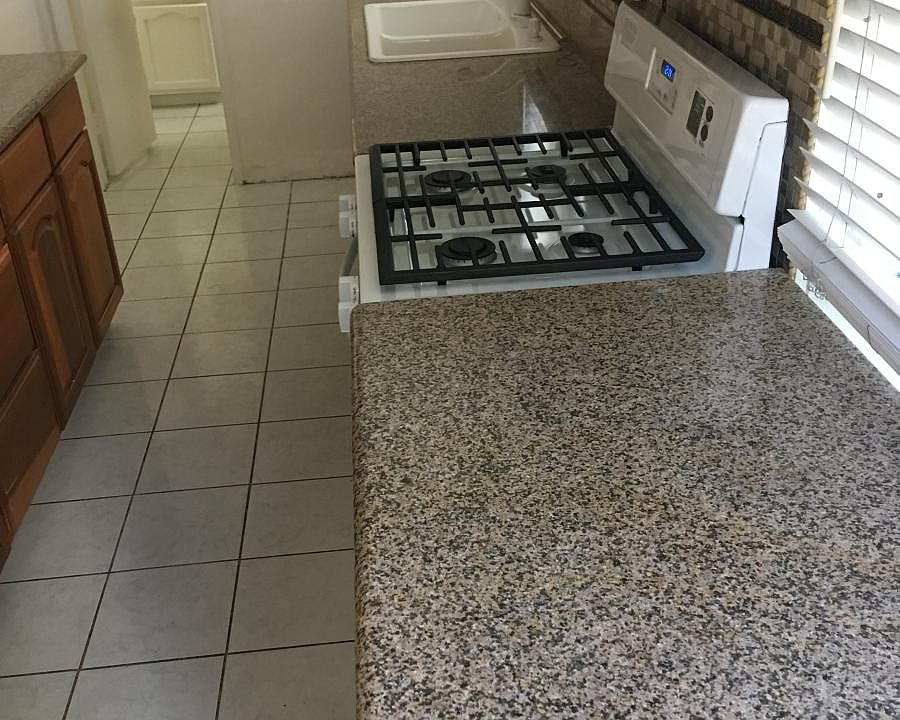2nd image of 3343 W 139th St