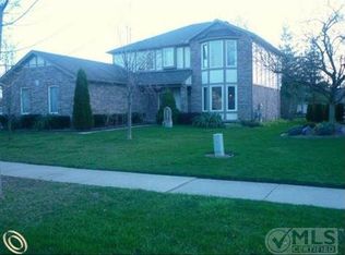 52487 Deerwood Dr, Macomb, MI 48042