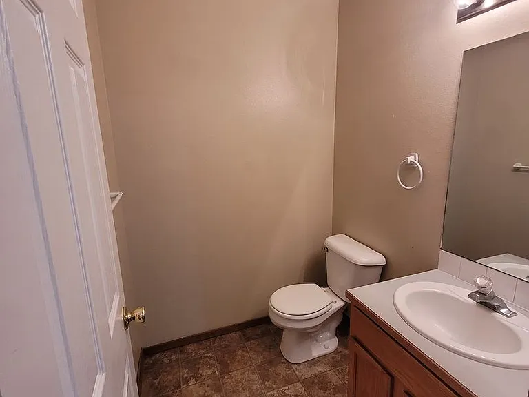 1306 S Skyline Dr — Photo 6