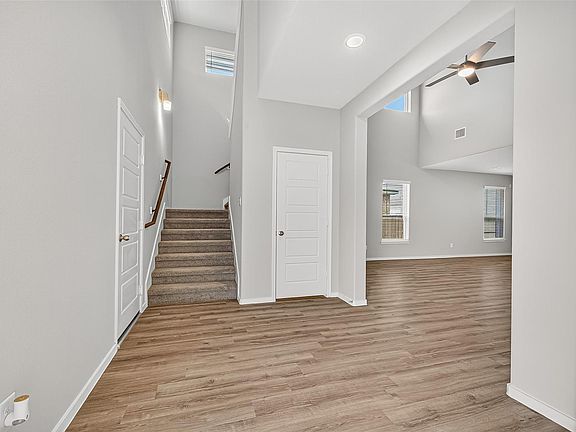 5th image of 27206 Clear Breeze Dr