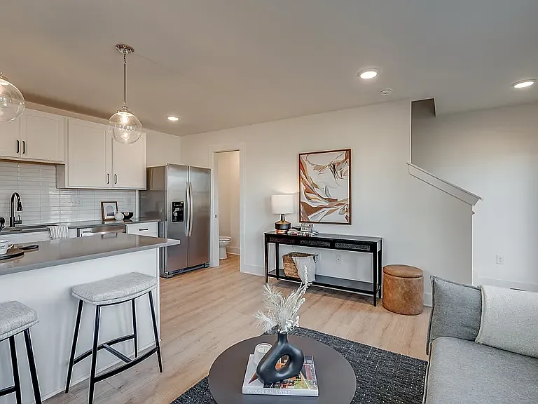 102 Duke St #10 — Photo 4
