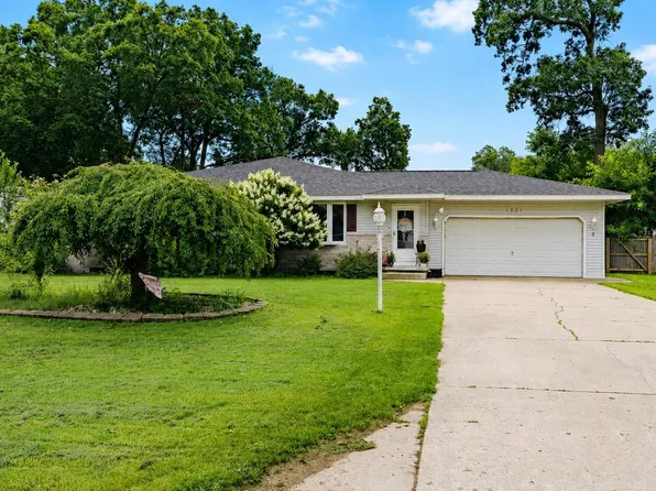 1921 Ora St, Muskegon, MI 49445